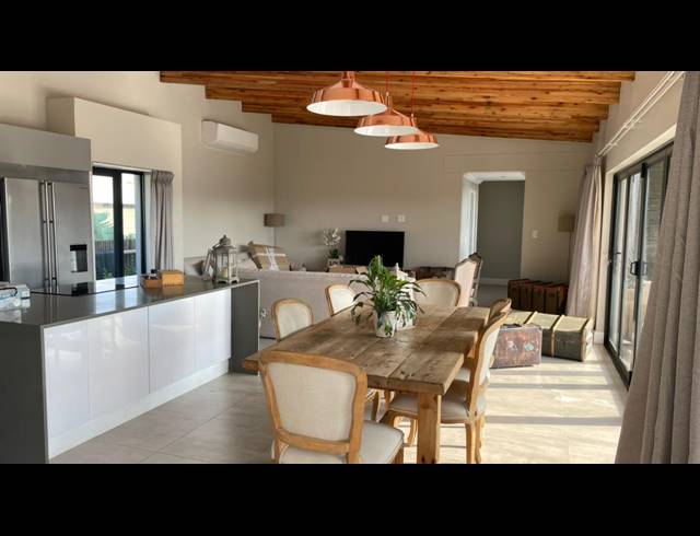 5 BEDROOM HOUSE TO LET IN PALM LAKES ESTATE